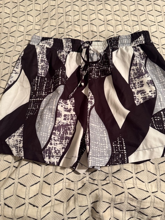 Pants - Black and White Abstract Print Drawstring Shorts